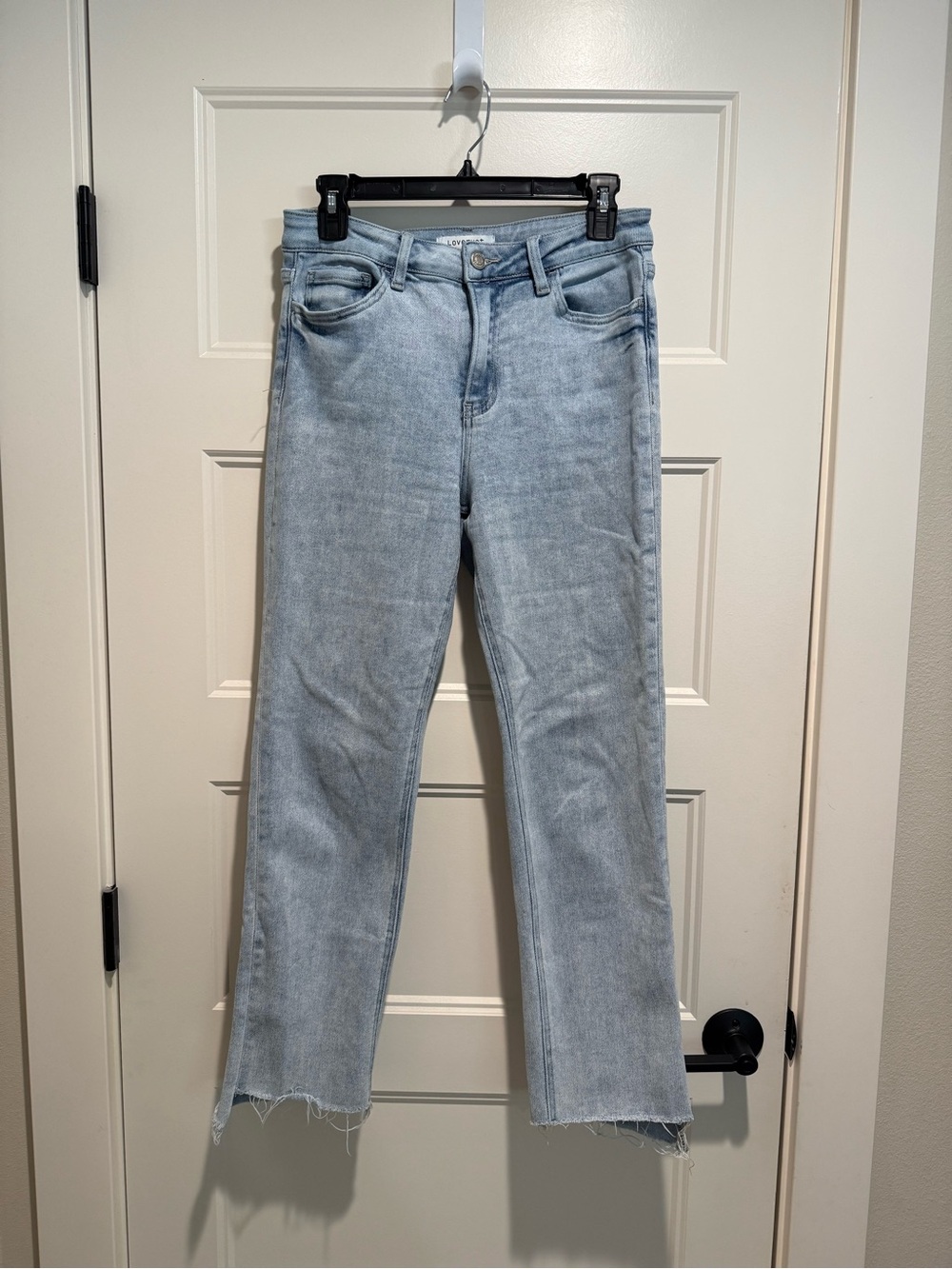 Women’s Light Blue Cropped Straight Jeans with Raw Hem